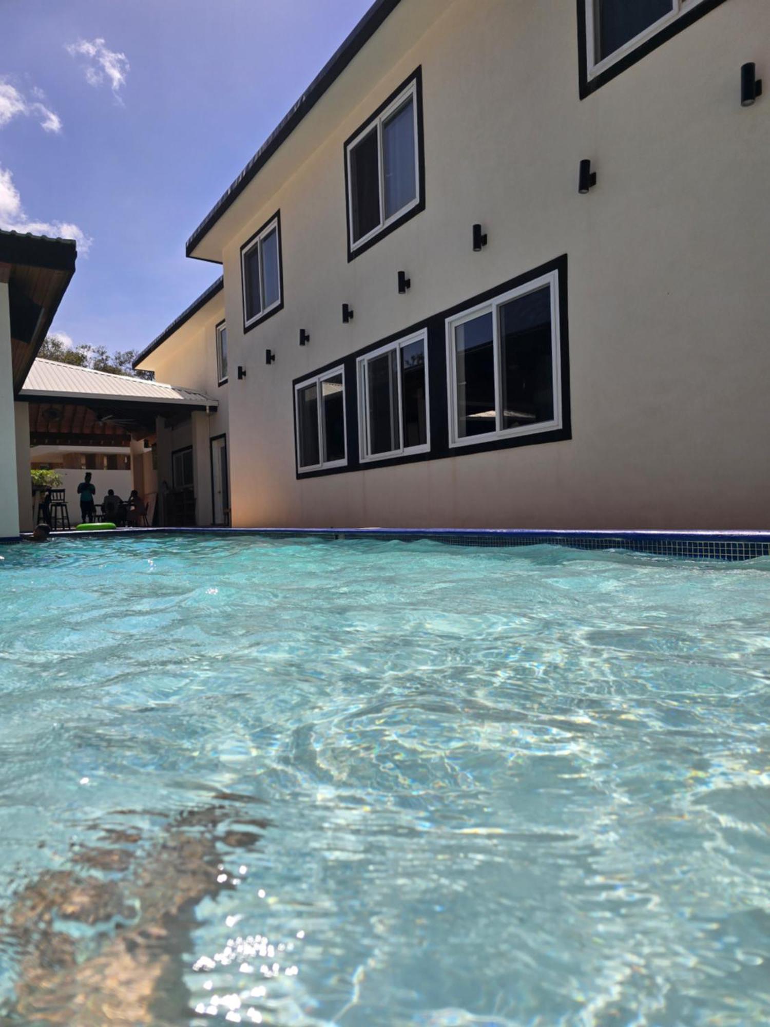 Chelle'S Suites And Restaurant Camp Bay Экстерьер фото